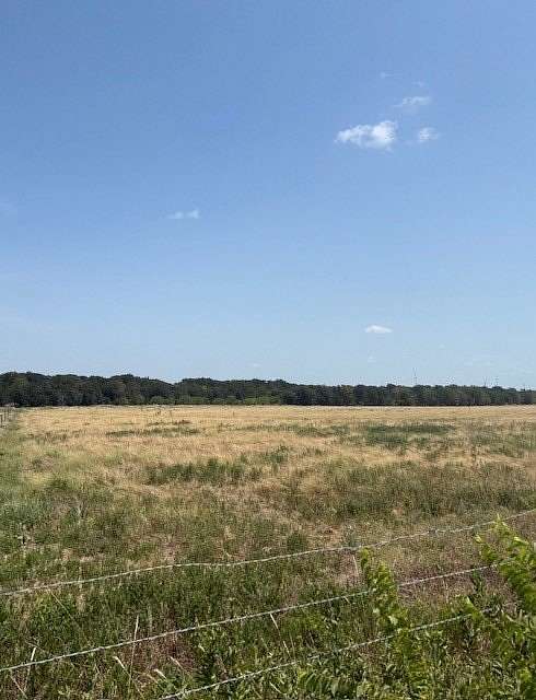 11.1 Acres of Commercial Land for Sale in Hubbard, Texas