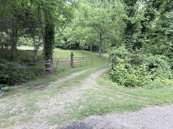 28.6 Acres of Land for Sale in Huntland, Tennessee