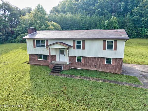 4.1 Acres of Improved Mixed-Use Land for Sale in Friendsville, Tennessee