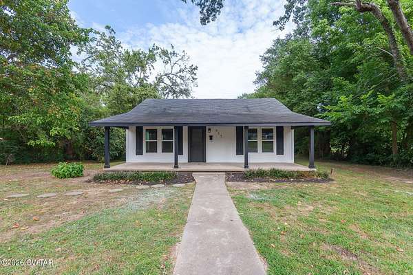 1.55 Acres of Land with Home for Sale in Trenton, Tennessee