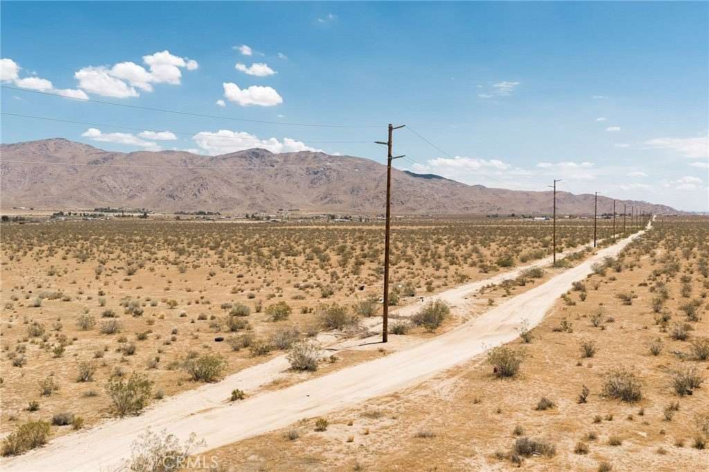 37.3 Acres of Recreational & Residential Land for Sale in Apple Valley, California