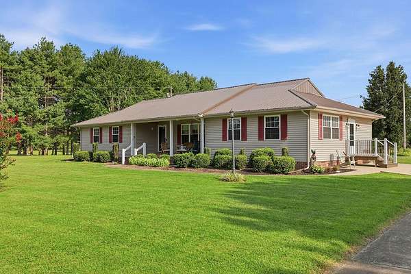 10 Acres of Land with Home for Sale in Murray, Kentucky