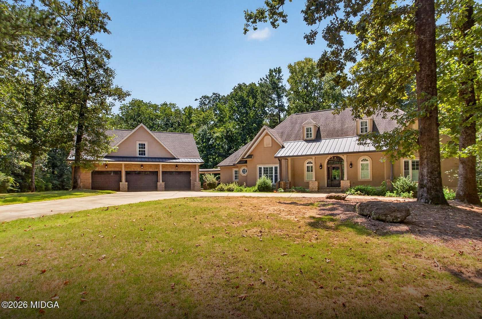 13.6 Acres of Land with Home for Sale in Macon, Georgia