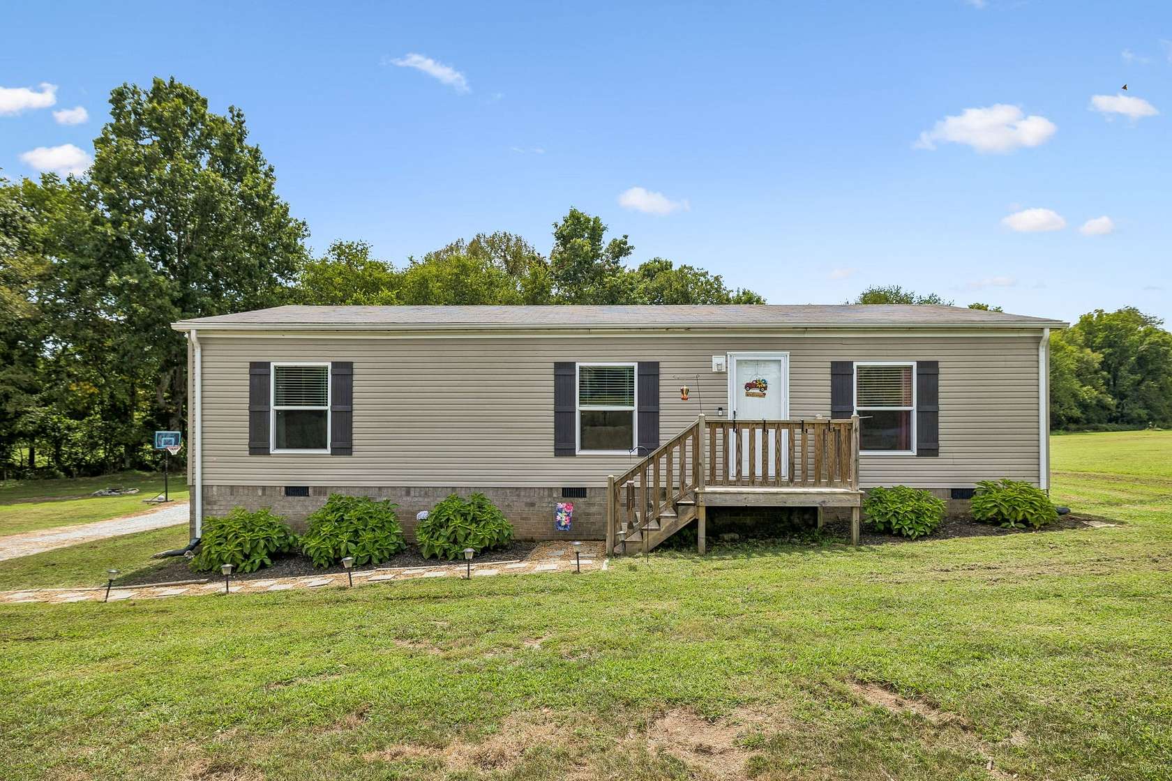 2.58 Acres of Land with Home for Sale in Hartsville, Tennessee
