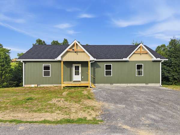 2.2 Acres of Land with Home for Sale in Baxter, Tennessee