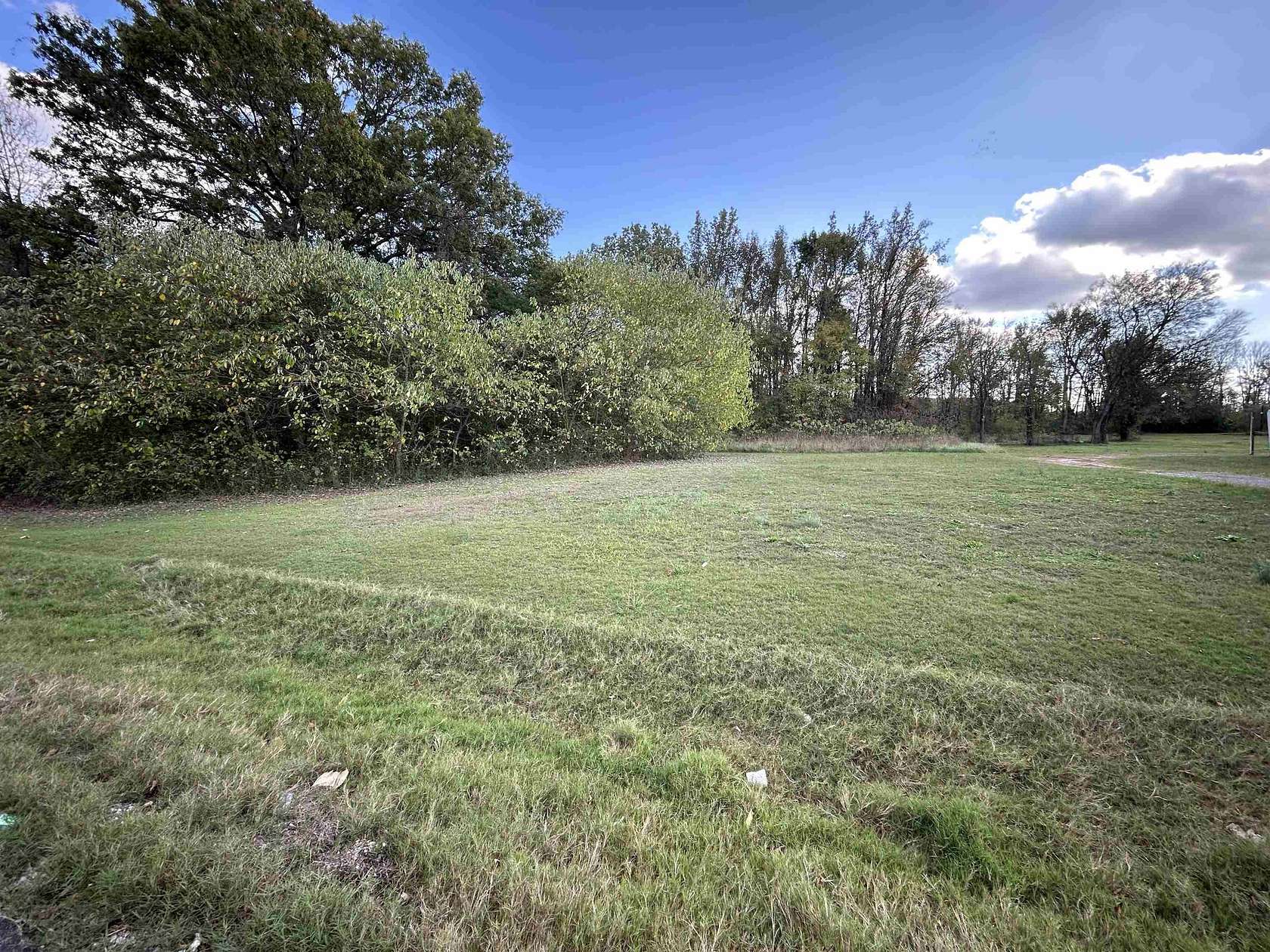 0.89 Acres of Land for Sale in Muscle Shoals, Alabama