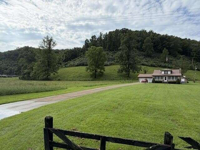 25 Acres of Land with Home for Sale in Prestonsburg, Kentucky