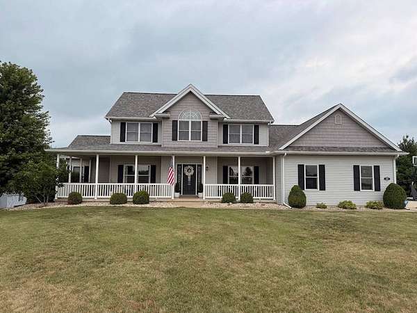 3 Acres of Land with Home for Sale in Trivoli, Illinois