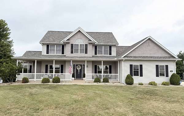 3 Acres of Land with Home for Sale in Trivoli, Illinois