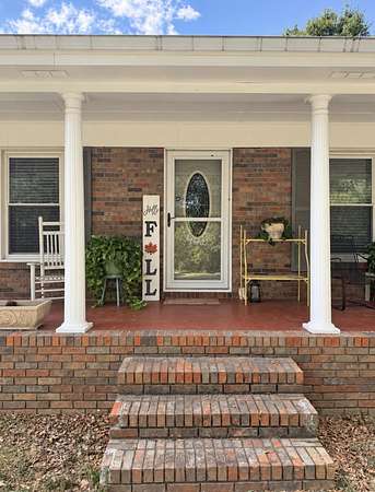 20 Acres of Agricultural Land with Home for Sale in Florence, Alabama