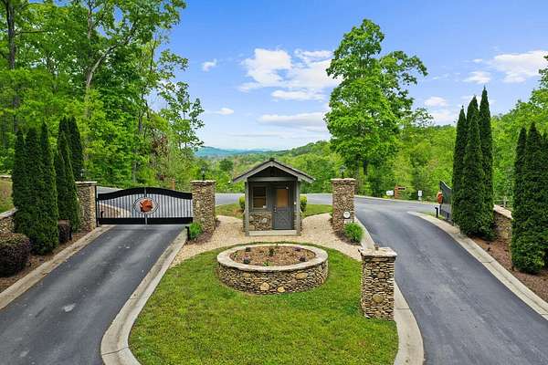 0.93 Acres of Land for Sale in Blue Ridge, Georgia