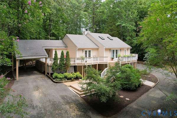 1.5 Acres of Land with Home for Sale in Goochland, Virginia
