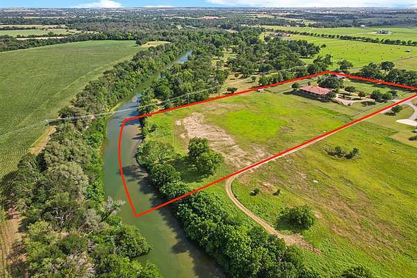 11.3 Acres of Land with Home for Lease in Georgetown, Texas