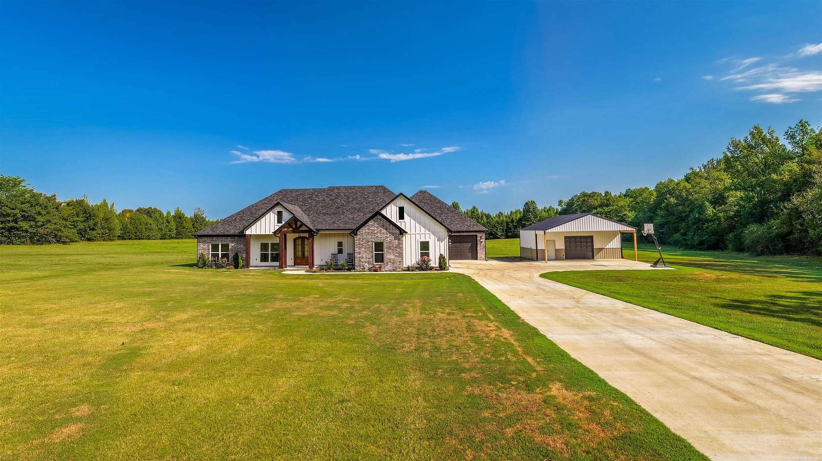 7.18 Acres of Land with Home for Sale in Greenbrier, Arkansas