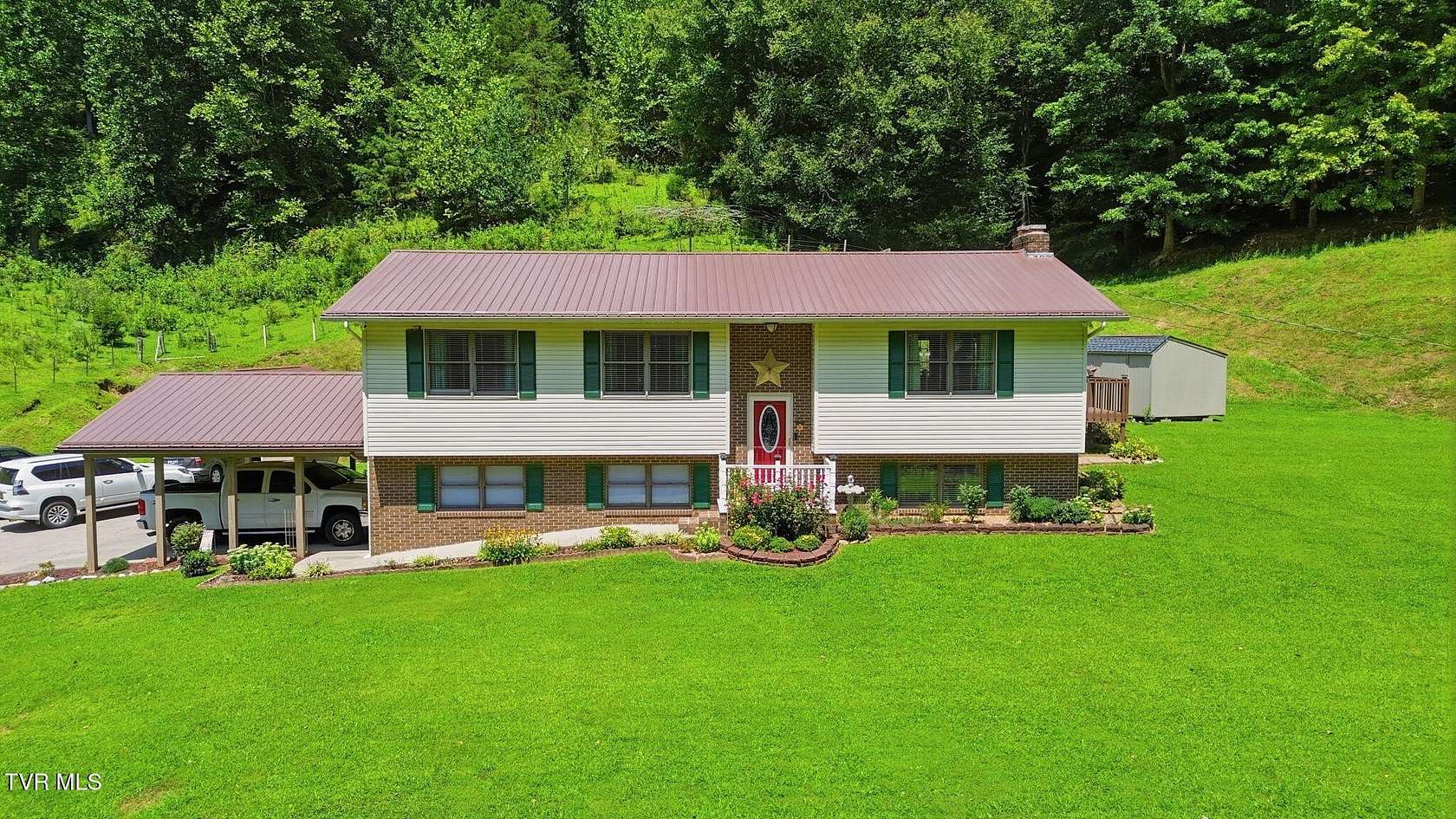 2.9 Acres of Land with Home for Sale in Kingsport, Tennessee
