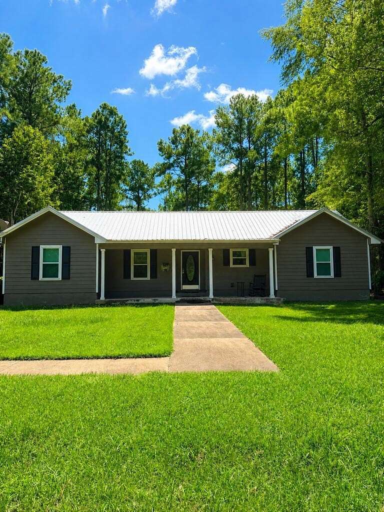 1.5 Acres of Land with Home for Sale in Bainbridge, Georgia