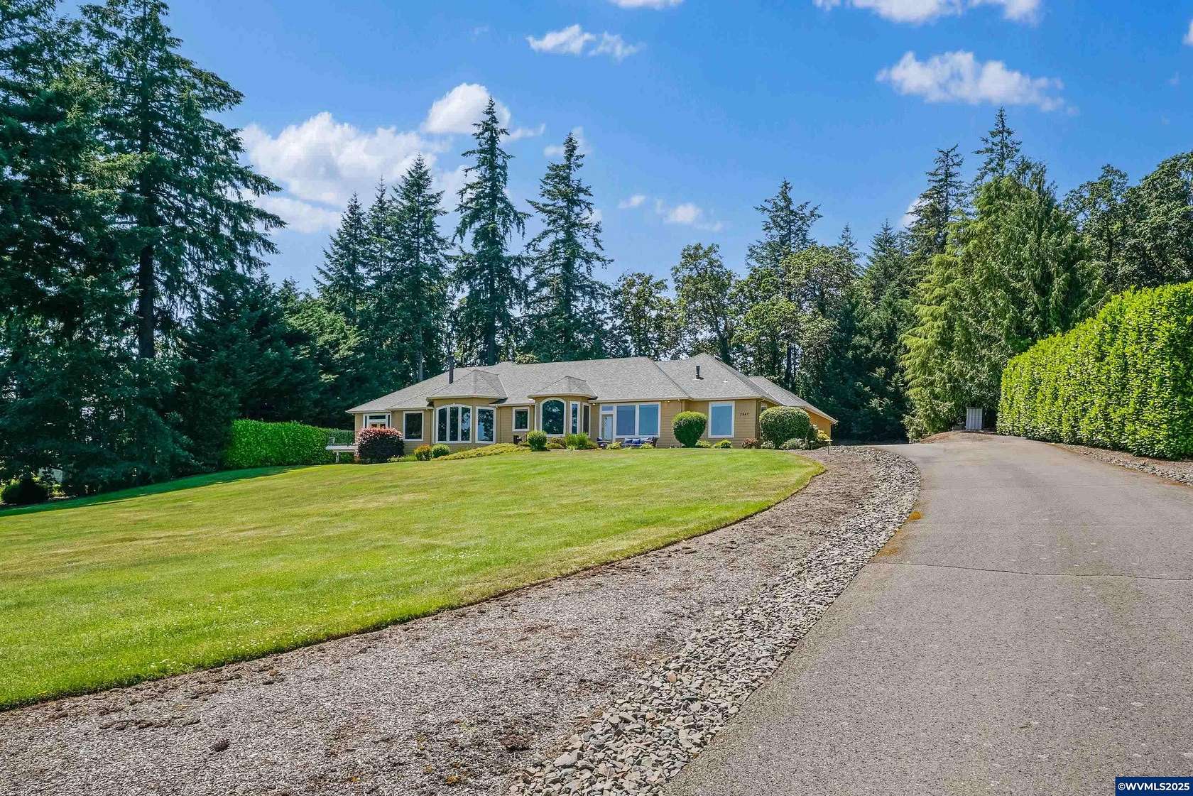 1.5 Acres of Land with Home for Sale in Turner, Oregon