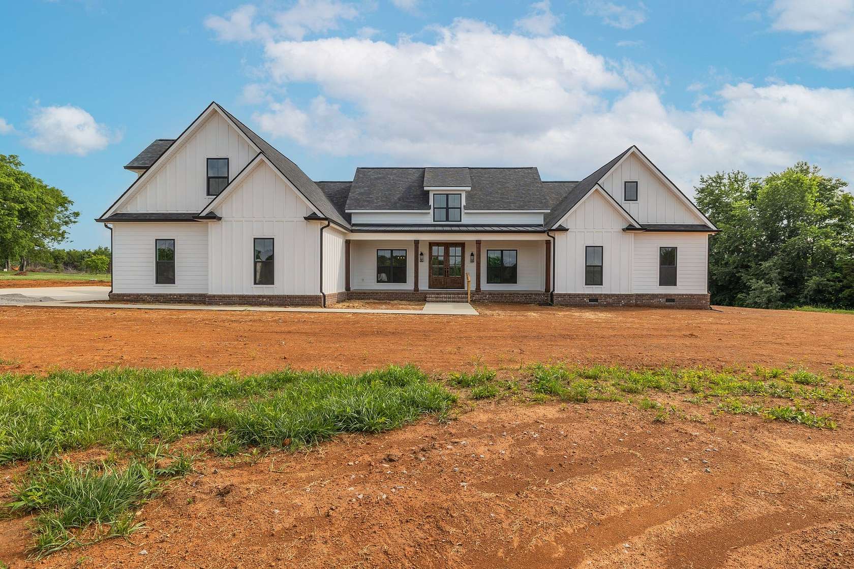 5.1 Acres of Land with Home for Sale in Columbia, Tennessee