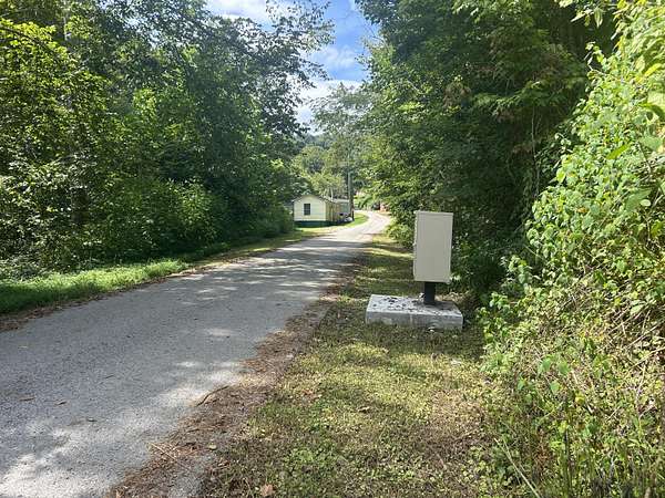26 Acres of Commercial Land for Sale in Wallins Creek, Kentucky
