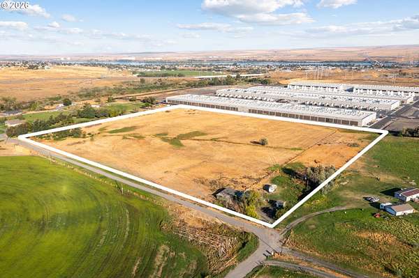 21 Acres of Land with Home for Sale in Hermiston, Oregon