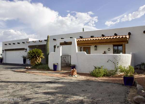 3.3 Acres of Land with Home for Sale in Tucson, Arizona