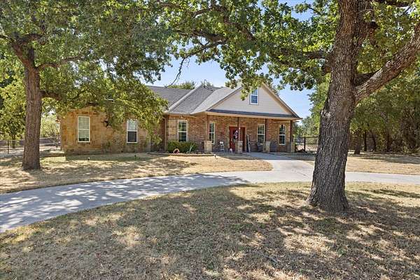 3.32 Acres of Land with Home for Sale in Mineral Wells, Texas