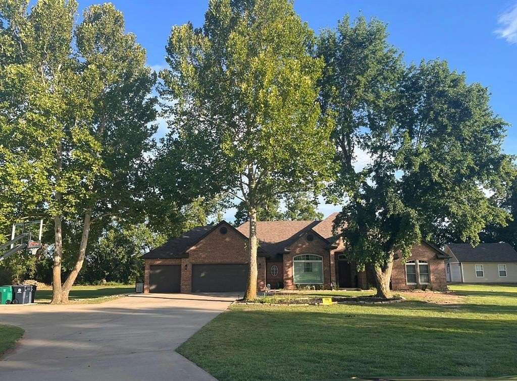 2 Acres of Land with Home for Sale in Piedmont, Oklahoma