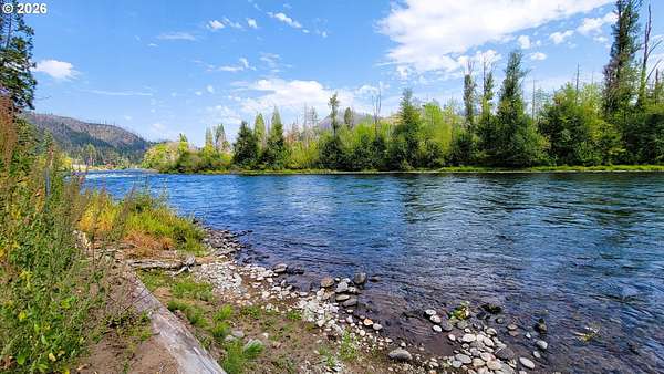 1.5 Acres of Residential Land for Sale in Vida, Oregon