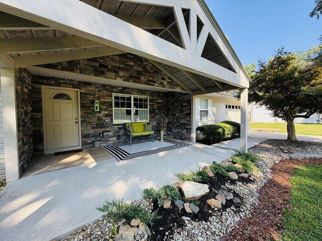 2.85 Acres of Land with Home for Sale in Blairsville, Georgia