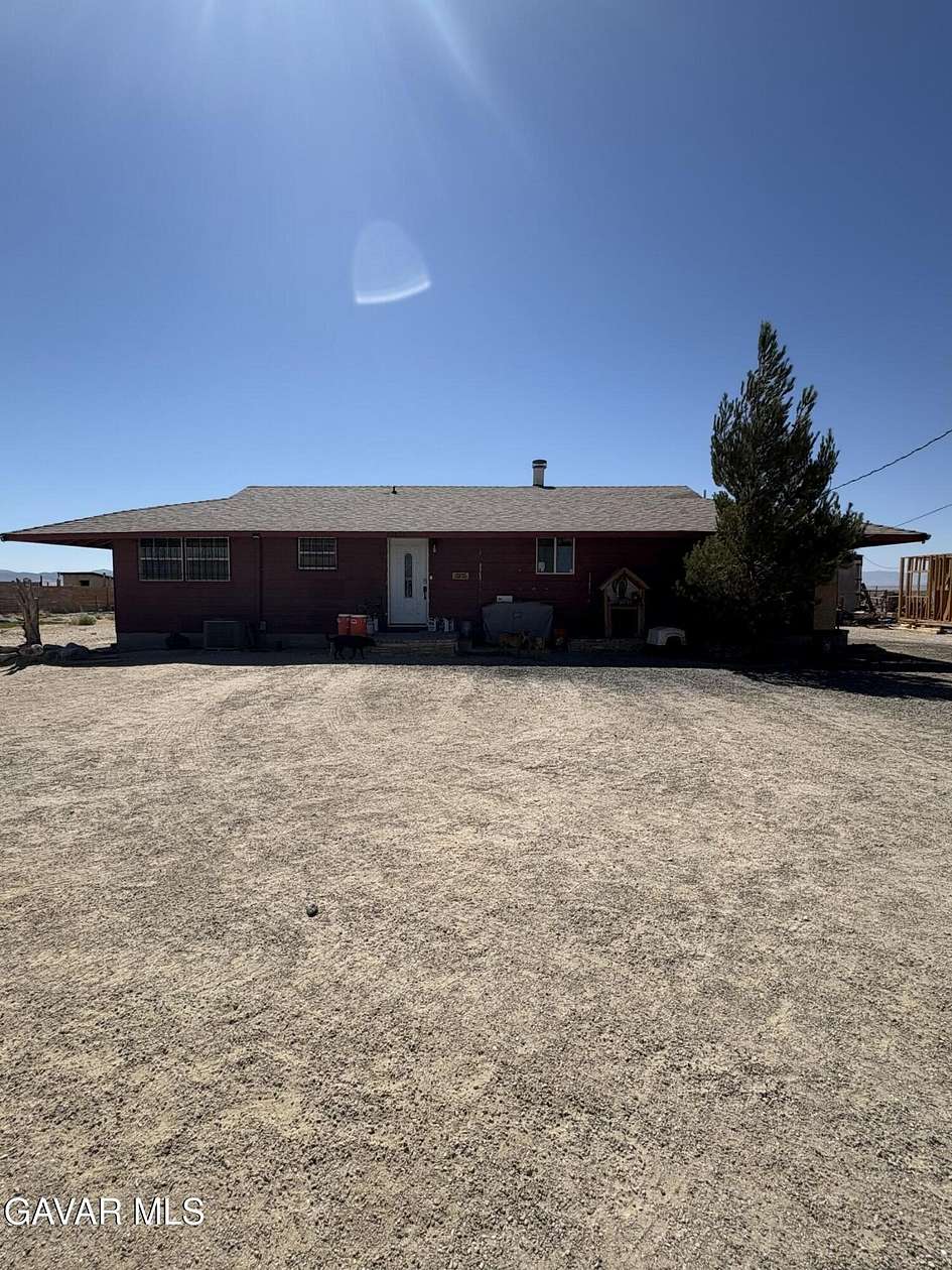 4.83 Acres of Land with Home for Sale in Lancaster, California
