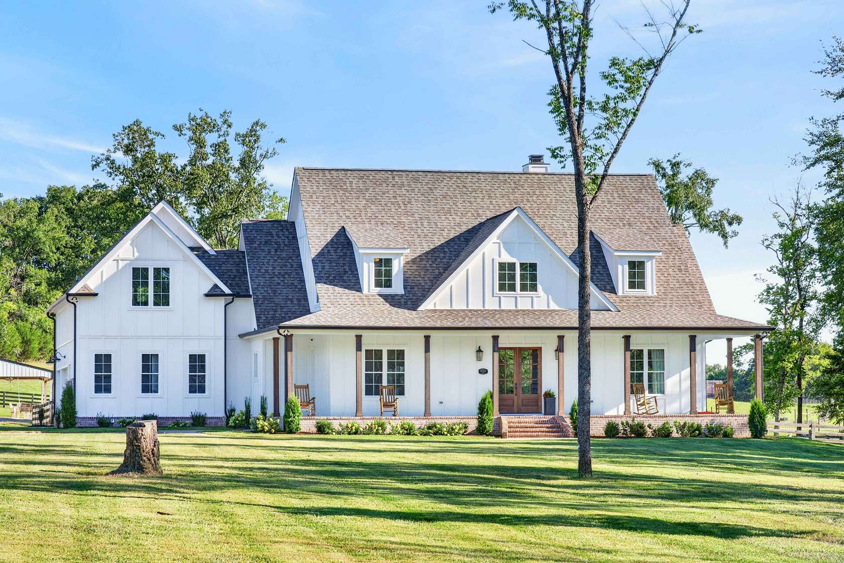11.8 Acres of Land with Home for Sale in Spring Hill, Tennessee