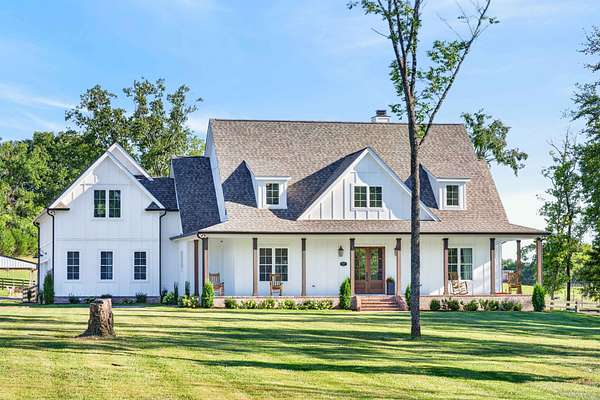 11.8 Acres of Land with Home for Sale in Spring Hill, Tennessee