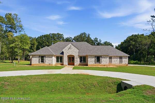 2.6 Acres of Land with Home for Sale in Madison, Mississippi