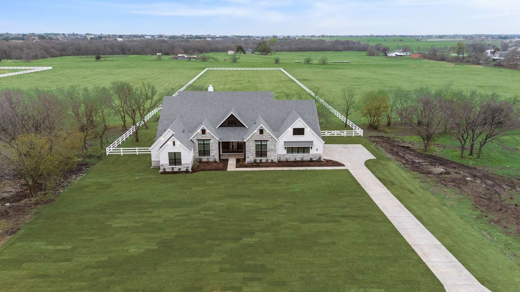 2.5 Acres of Land with Home for Sale in McLendon-Chisholm, Texas