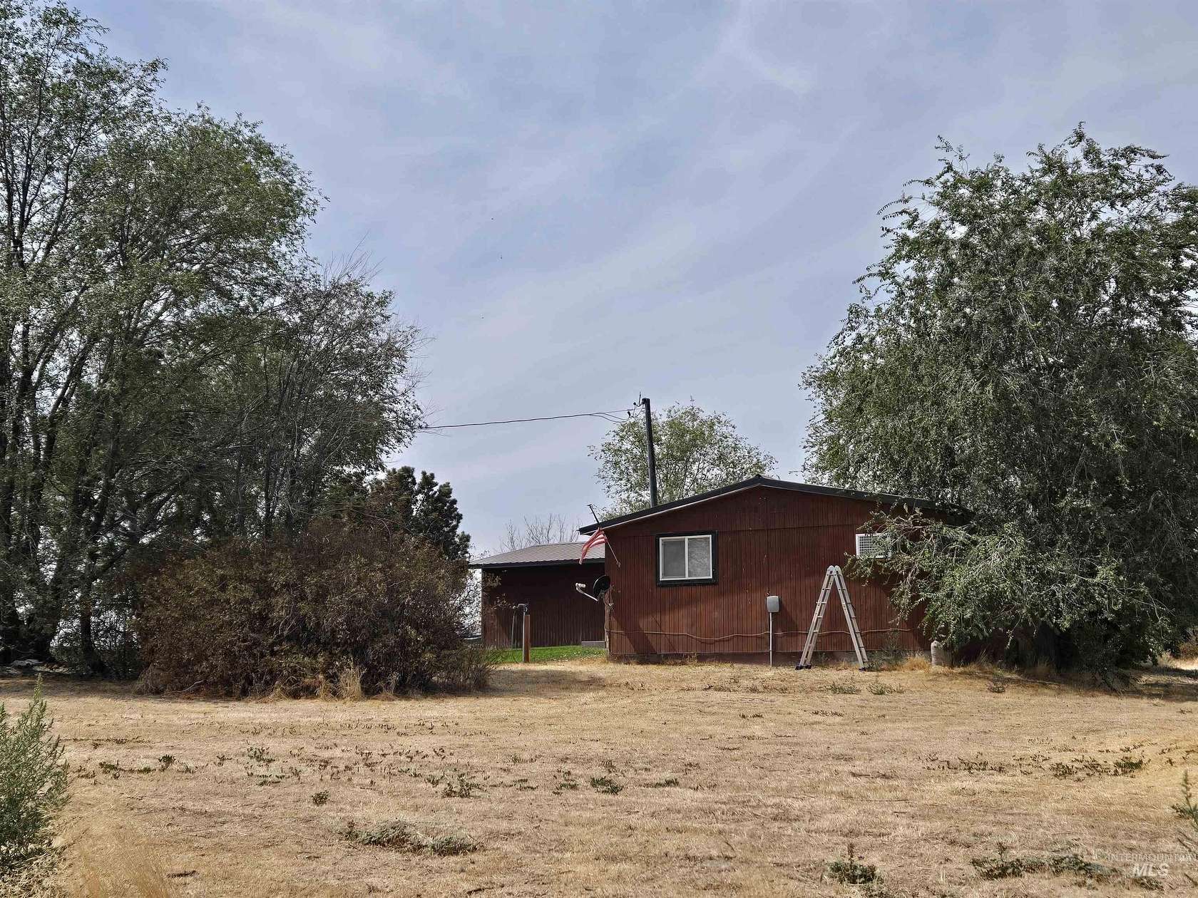 24.3 Acres of Agricultural Land with Home for Sale in Ontario, Oregon