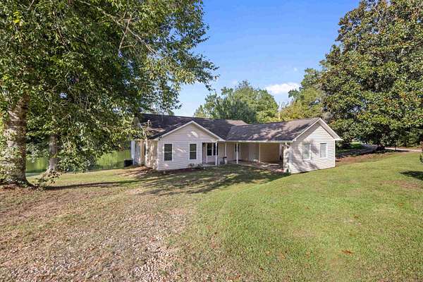 1.5 Acres of Land with Home for Sale in Quincy, Florida