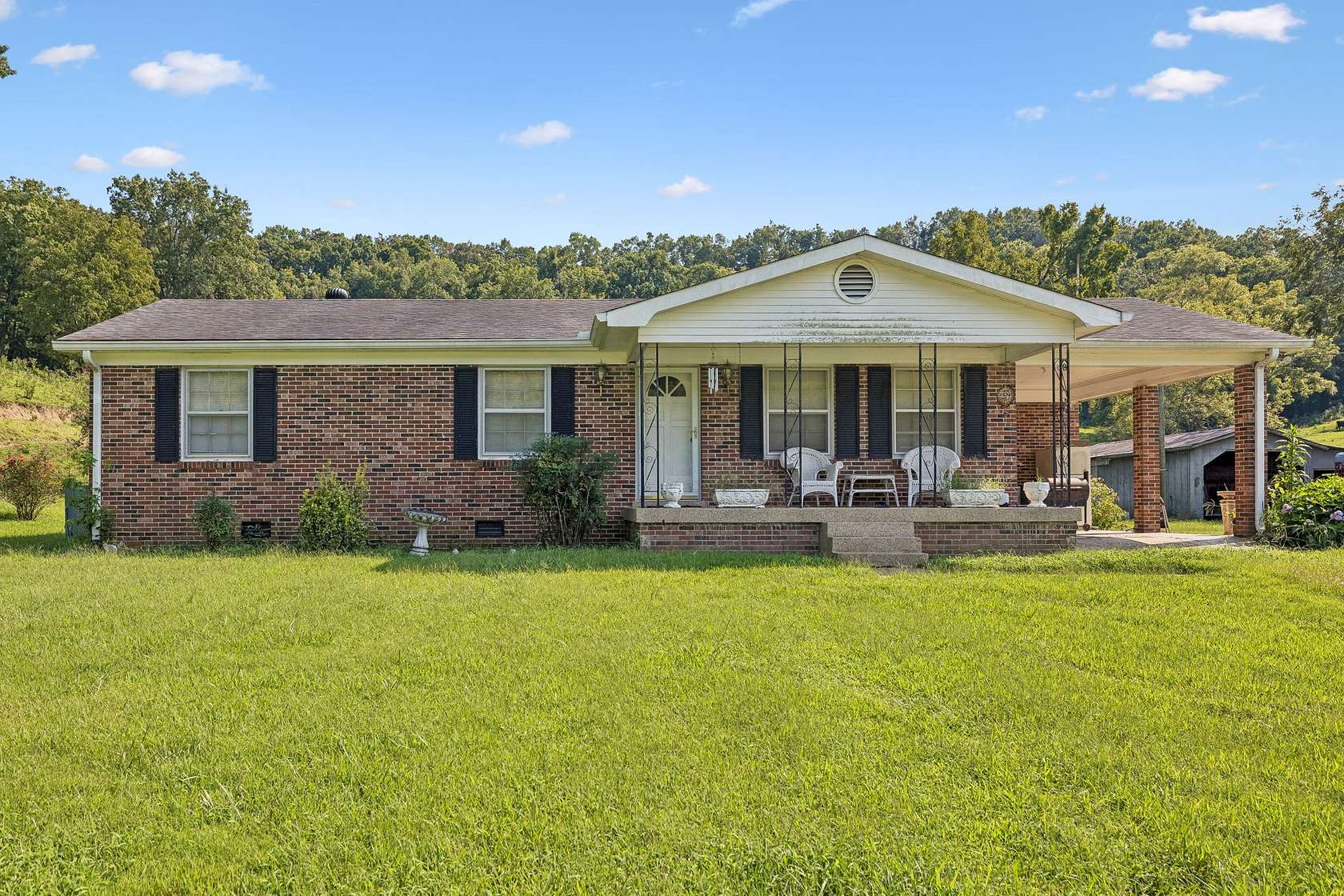 22.8 Acres of Agricultural Land with Home for Sale in Franklin, Tennessee