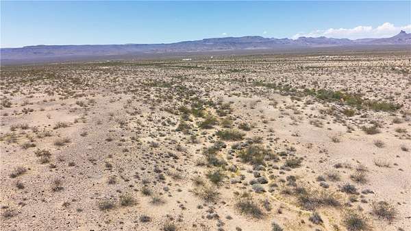 2.5 Acres of Residential Land for Sale in Golden Valley, Arizona