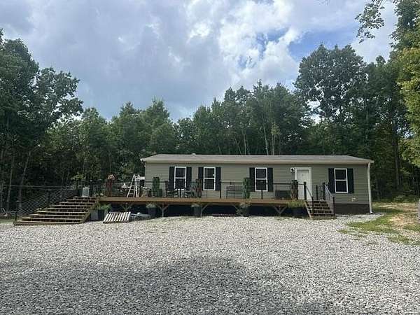 10 Acres of Land with Home for Sale in Wilder, Tennessee