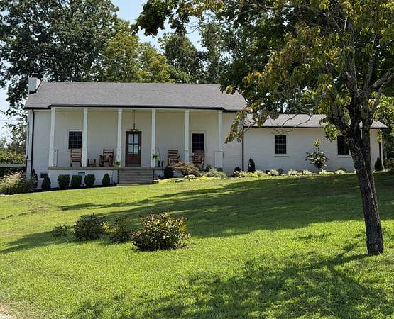 104 Acres of Land with Home for Sale in Dickson, Tennessee