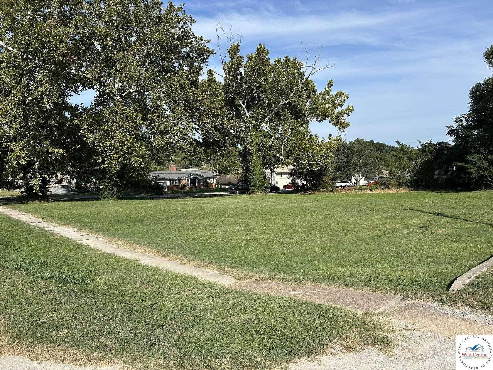 0.45 Acres of Residential Land for Sale in Warsaw, Missouri