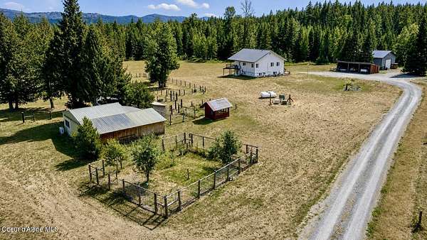 20 Acres of Land with Home for Sale in Sandpoint, Idaho