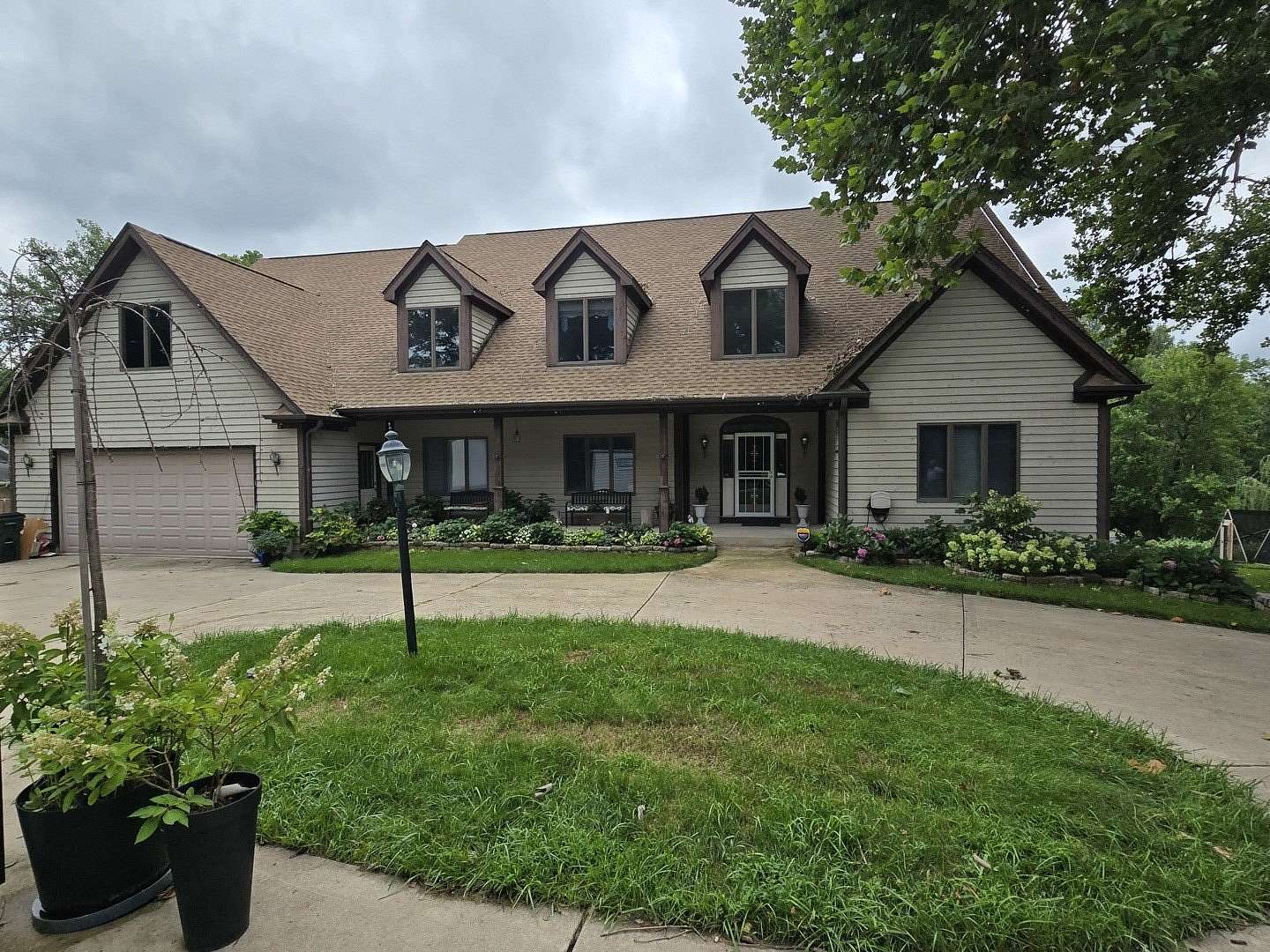 2.72 Acres of Land with Home for Sale in Yorkville, Illinois