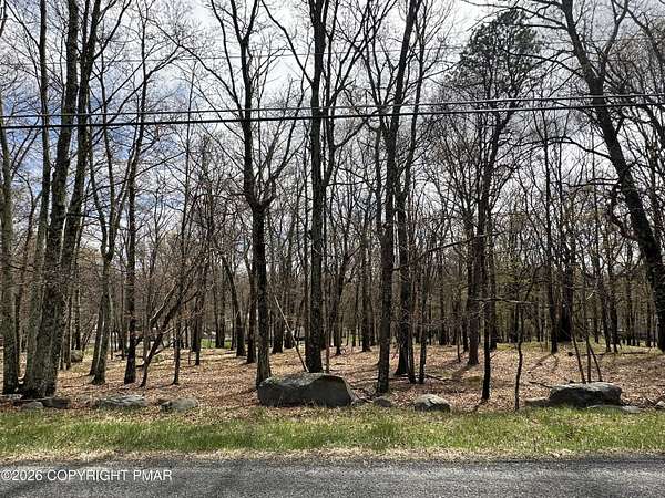 0.5 Acres of Residential Land for Sale in Bushkill, Pennsylvania