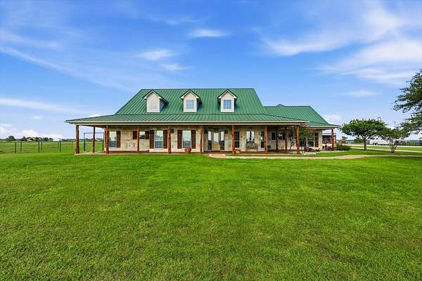 26.5 Acres of Agricultural Land with Home for Sale in Hillsboro, Texas