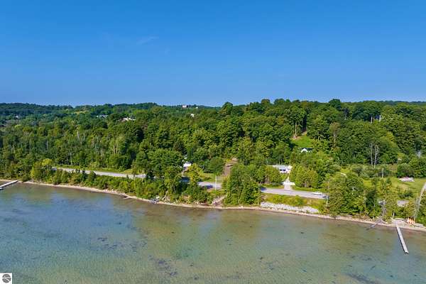 1 Acre of Residential Land for Sale in Suttons Bay, Michigan