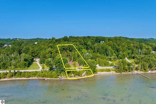 1 Acre of Residential Land for Sale in Suttons Bay, Michigan