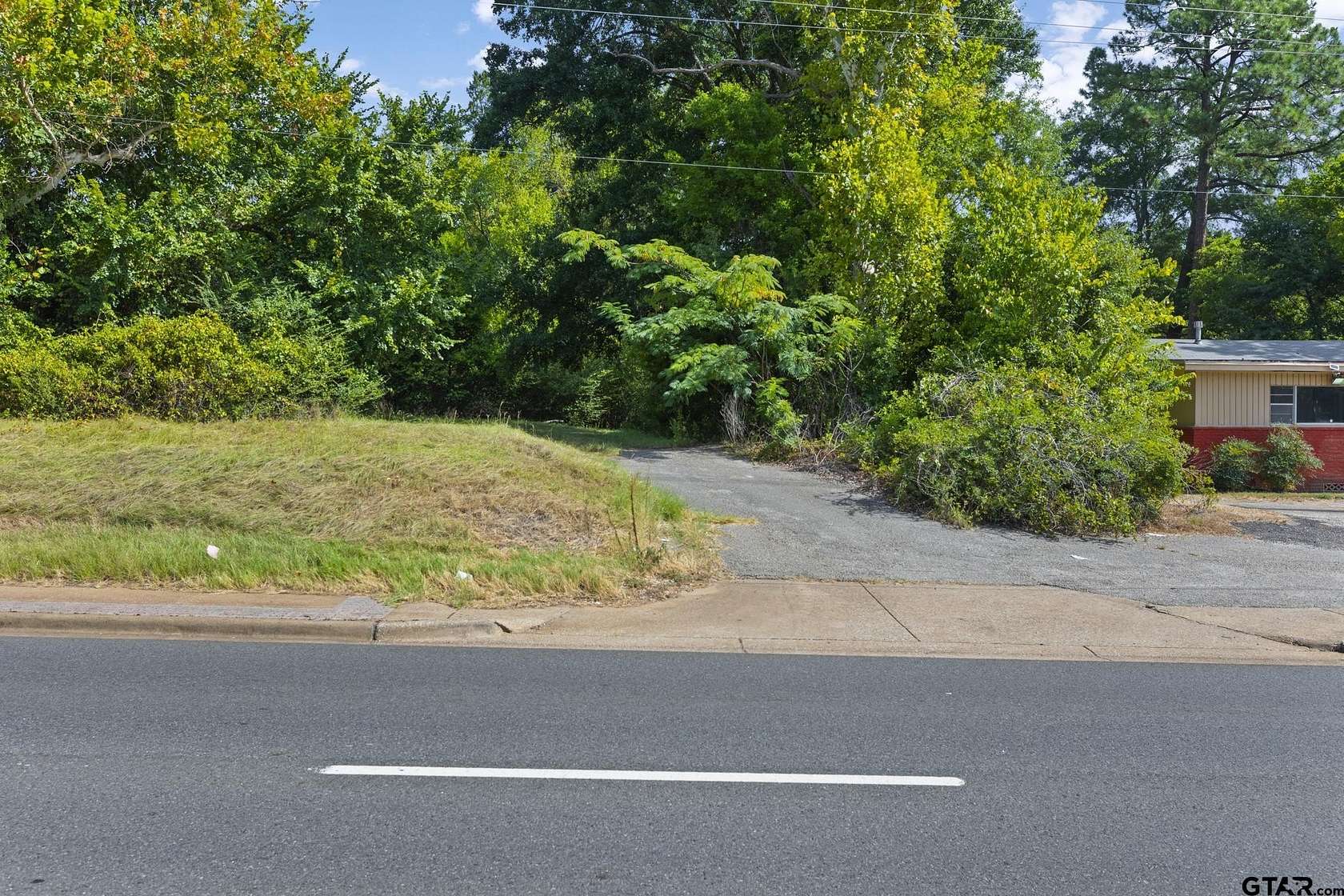0.5 Acres of Commercial Land for Sale in Longview, Texas