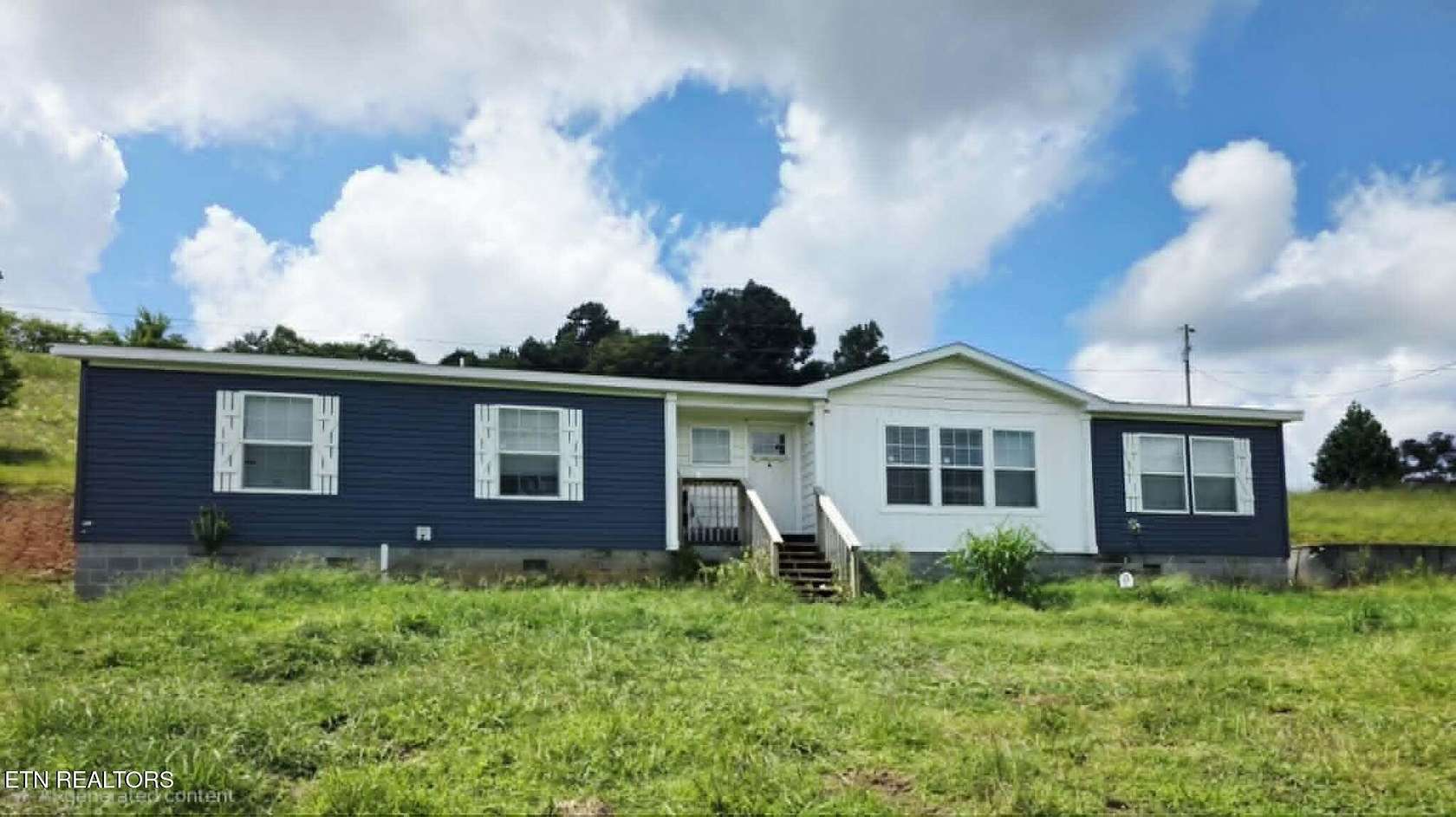2.52 Acres of Land with Home for Sale in New Tazewell, Tennessee