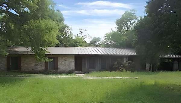 2.59 Acres of Land with Home for Sale in Kerrville, Texas